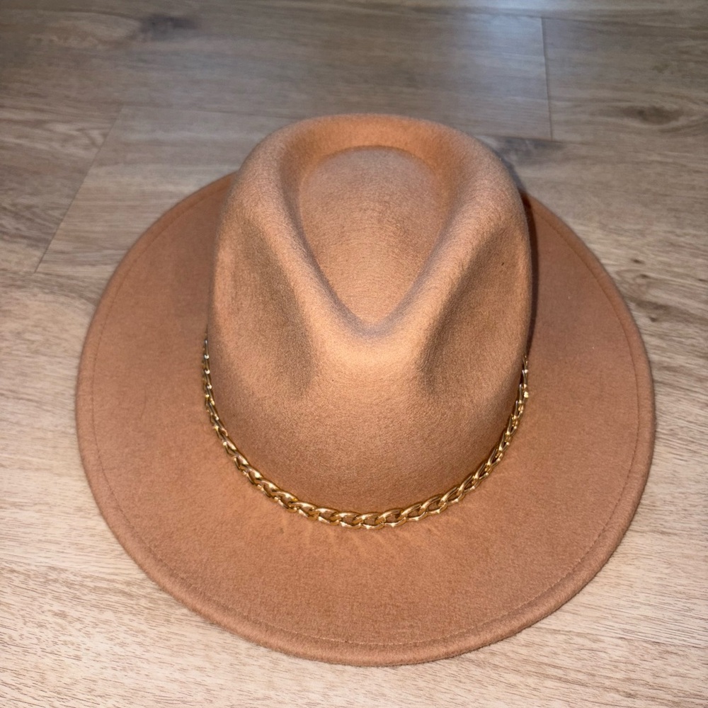 Aldo Tan Fedora Hat with Gold Chain